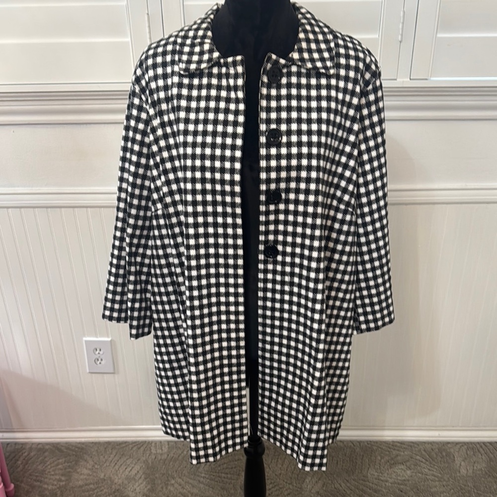 Classic Black and White Checkered Women's Coat-Blazer